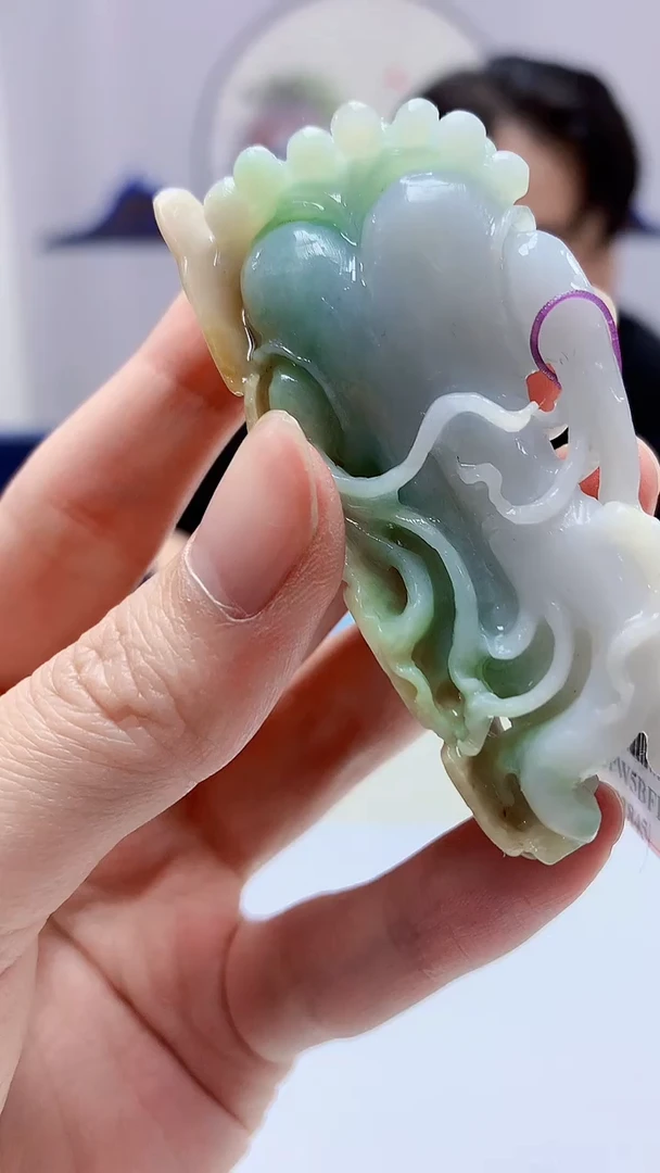 【闪购商品】定制翡翠未镶嵌5060zm-毛货挂件人参64