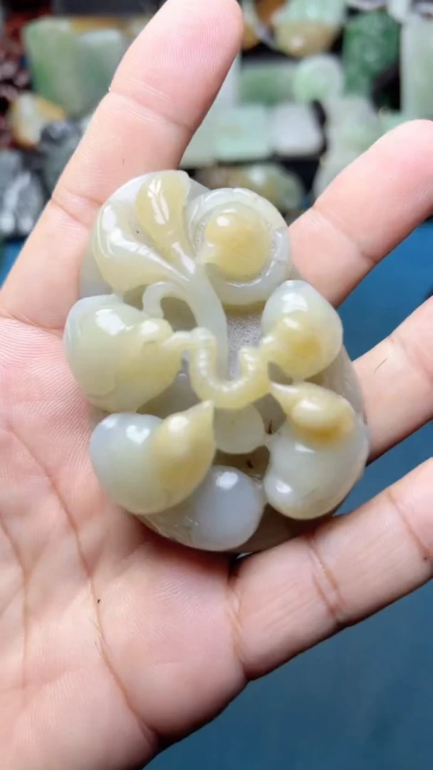 未镶嵌和田玉把件-