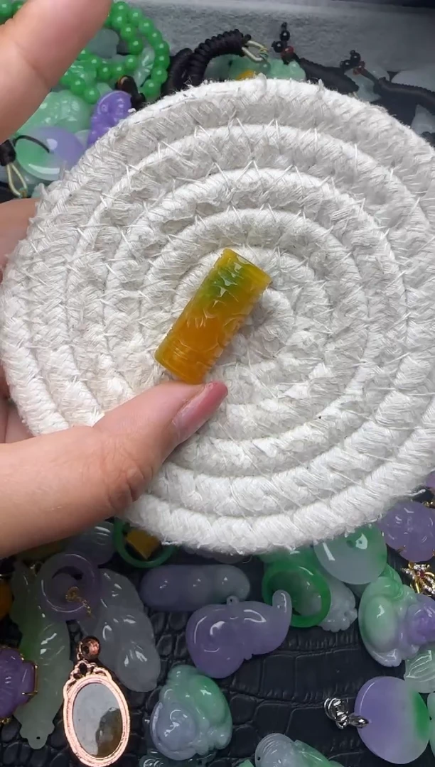 颈饰未镶嵌翡翠缅甸翡翠吊坠