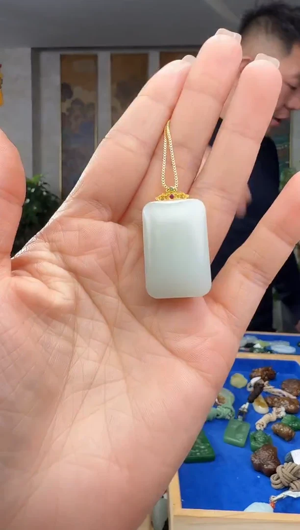 颈饰未镶嵌和田玉拍一发一