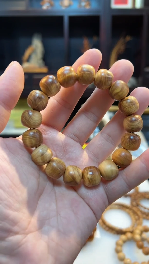 崖柏13*14龙胆闪电老型无礼盒