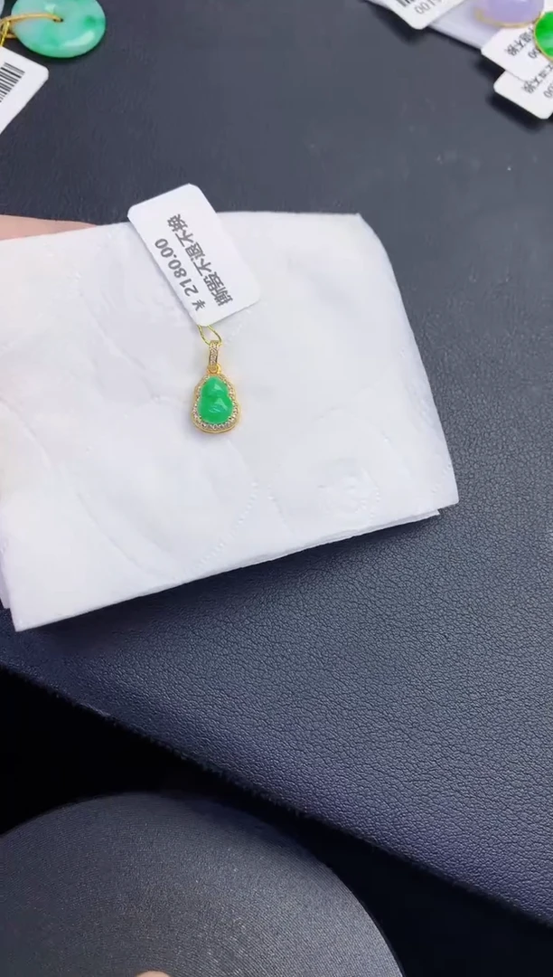 颈饰未镶嵌翡翠缅甸天然翡翠a货