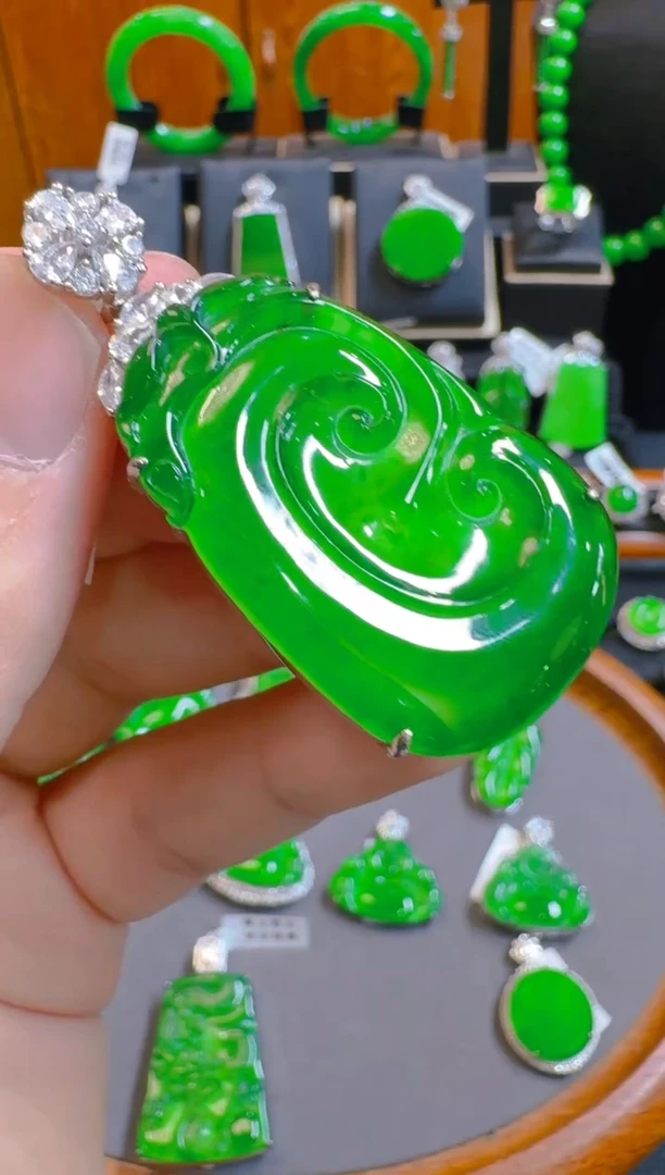 吊坠(赠链)银S925镶嵌翡翠天然A货翡翠