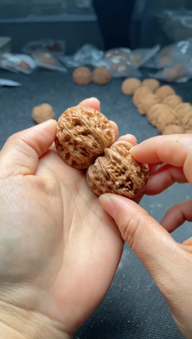 把件文玩核桃w275  白狮子 38尺