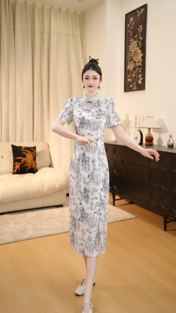 【LZ】2025夏季短袖显瘦轻奢时尚气质大码连衣裙DLS00389