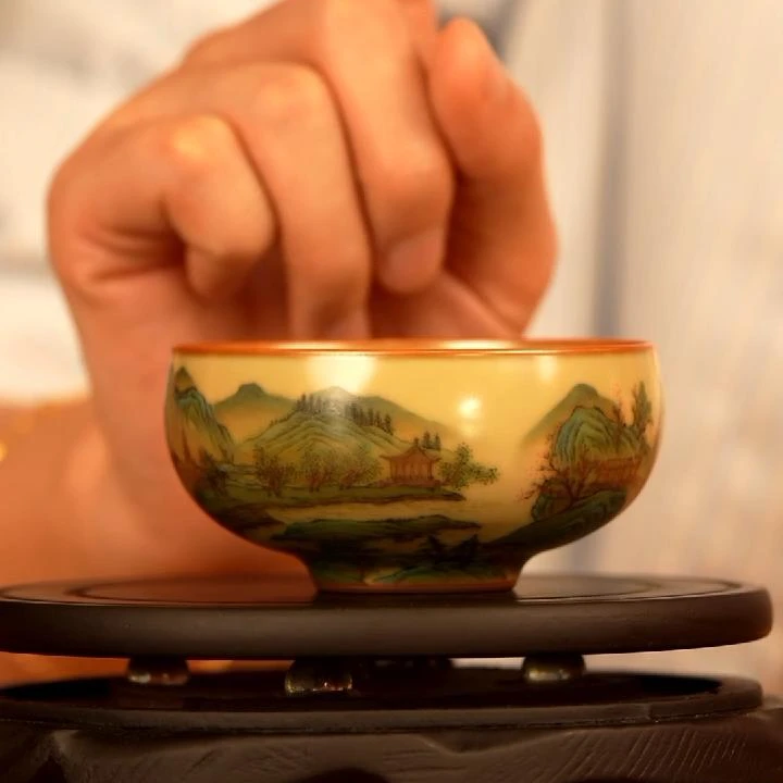 【小乔赏瓷】谢小金关山行旅图杯