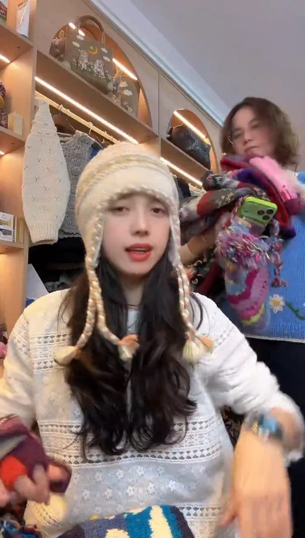 羊毛米色护耳帽