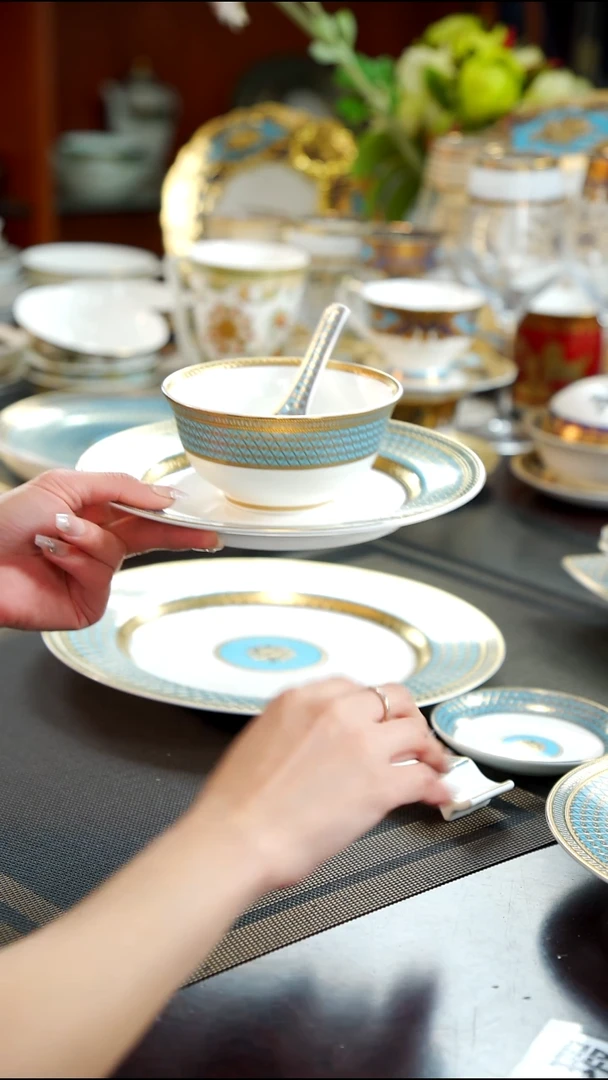 瓷片8英寸平盘+小碗+小勺  1套