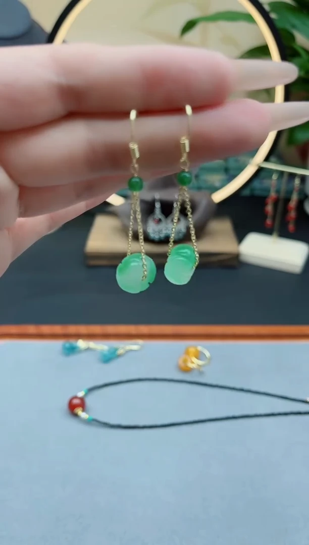 石英质玉（非洲翠）银S925镶嵌耳饰00南瓜飘绿色绿色