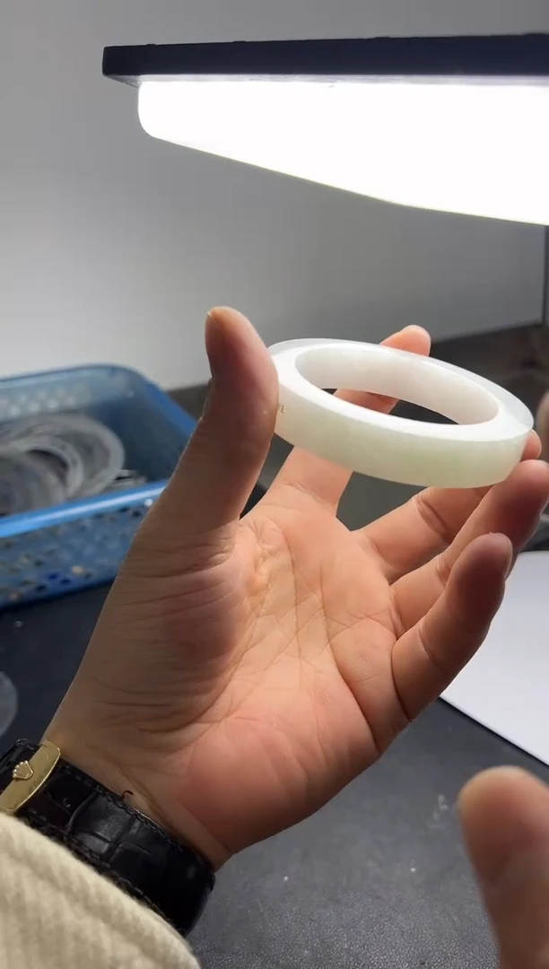 【闪购商品】定制翡翠手镯未镶嵌不退换