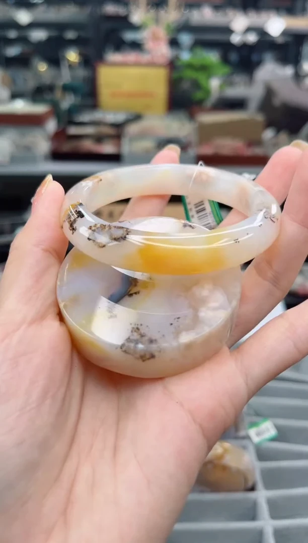 【闪购商品】石英质玉手镯未镶嵌58圈口（赠品镯心）106305