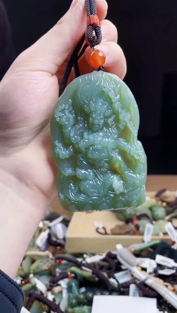 颈饰未镶嵌和田玉1