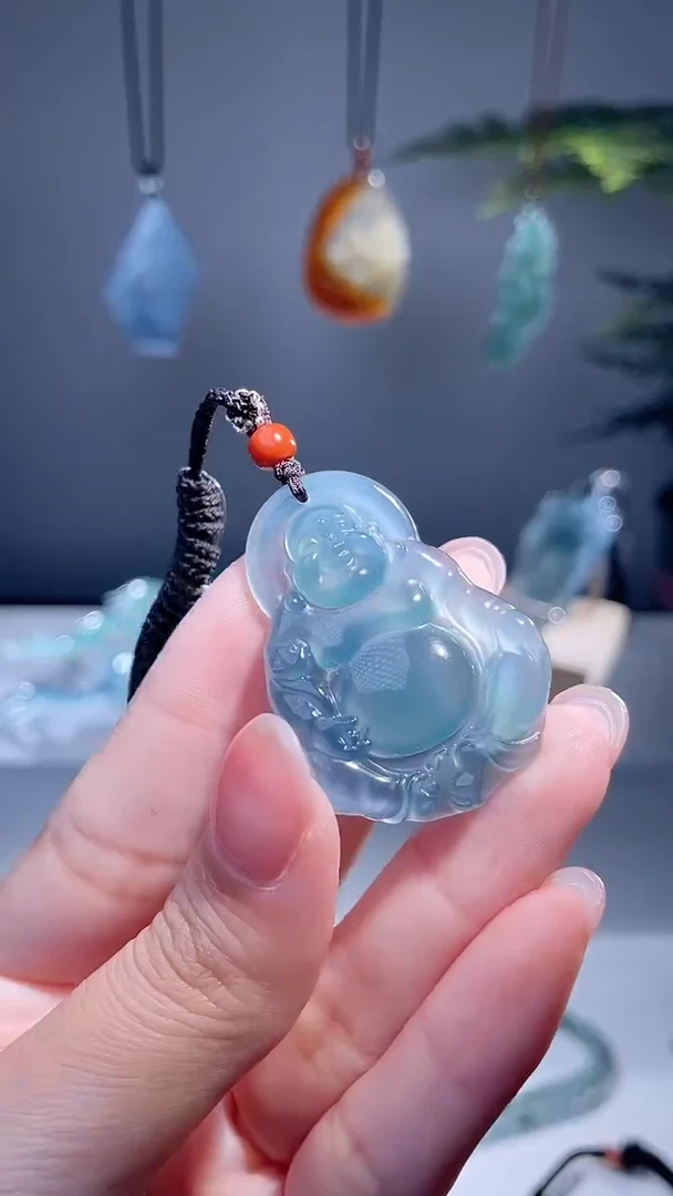 颈饰未镶嵌翡翠佛公