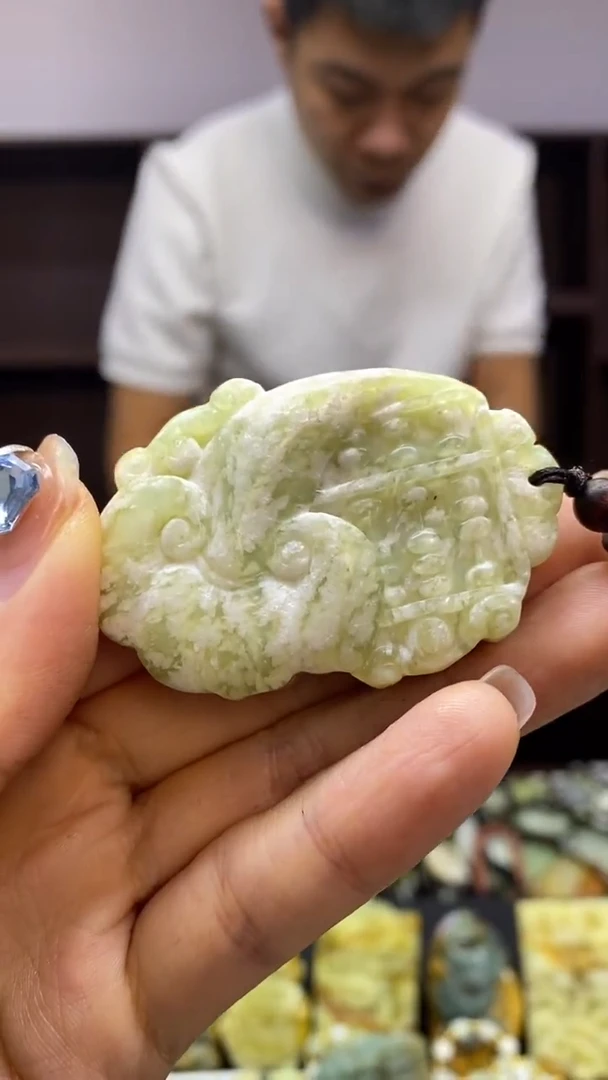 未镶嵌岫玉挂件