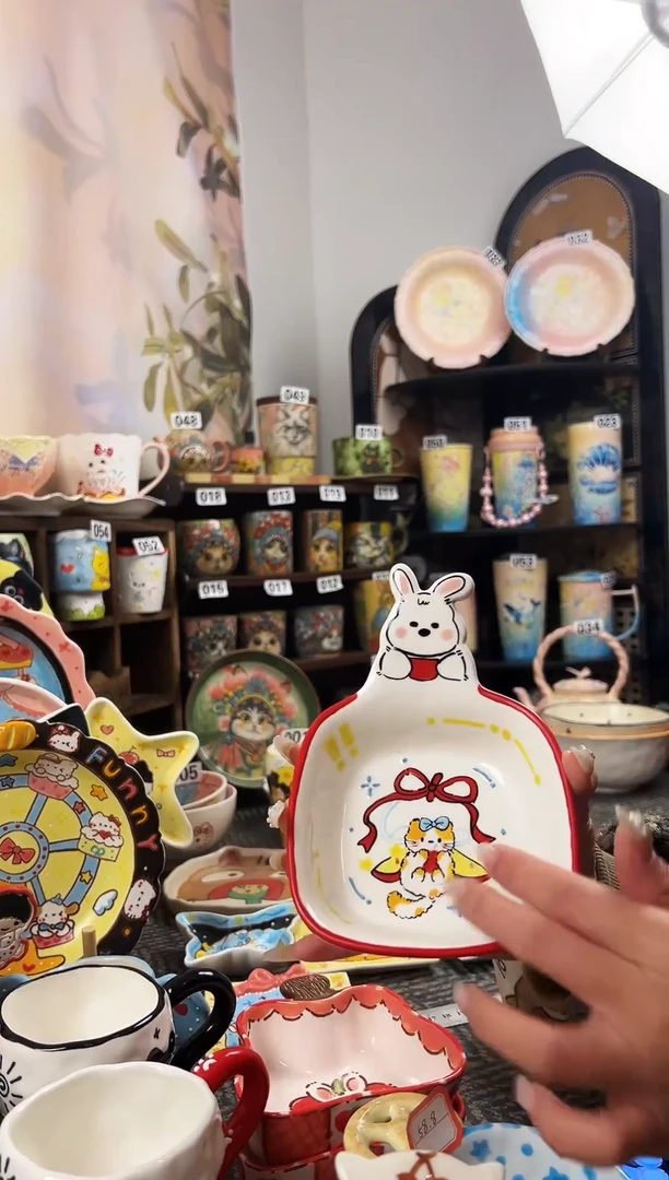 景德镇设计款手绘杯杯