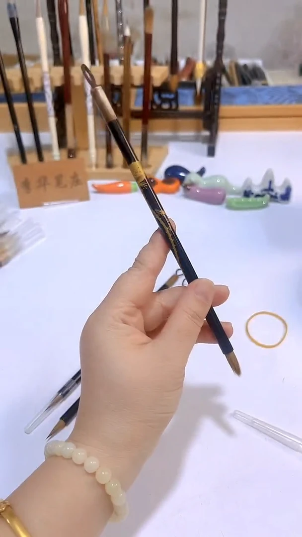 黑檀杆百纯奶尾毛笔1支