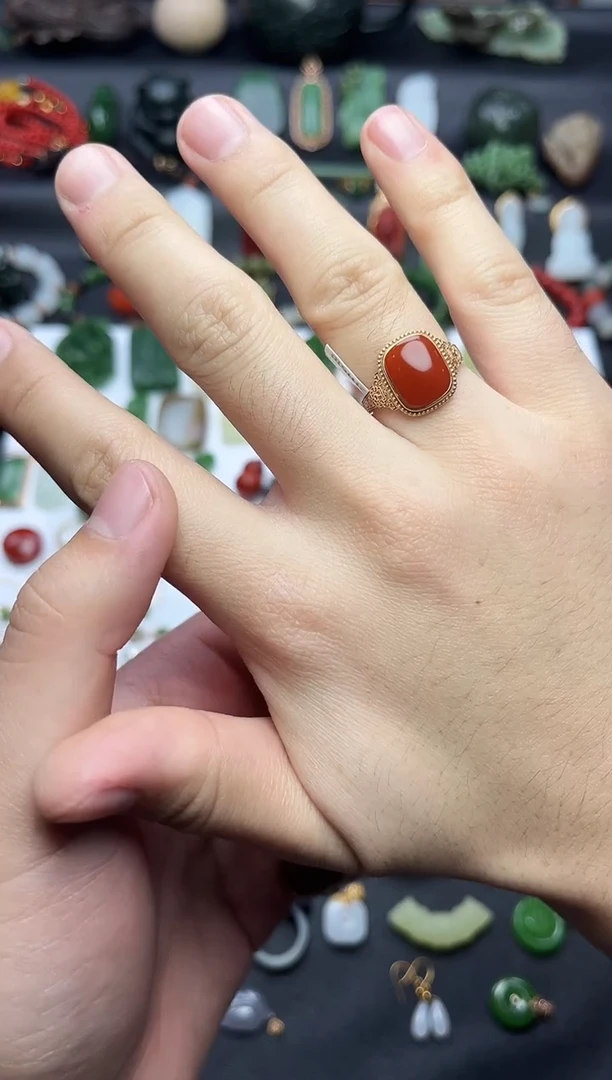 18K金镶嵌戒指南红玛瑙方糖戒指06