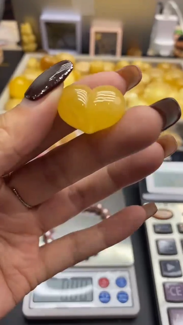 琥珀未镶嵌珠宝奇石272