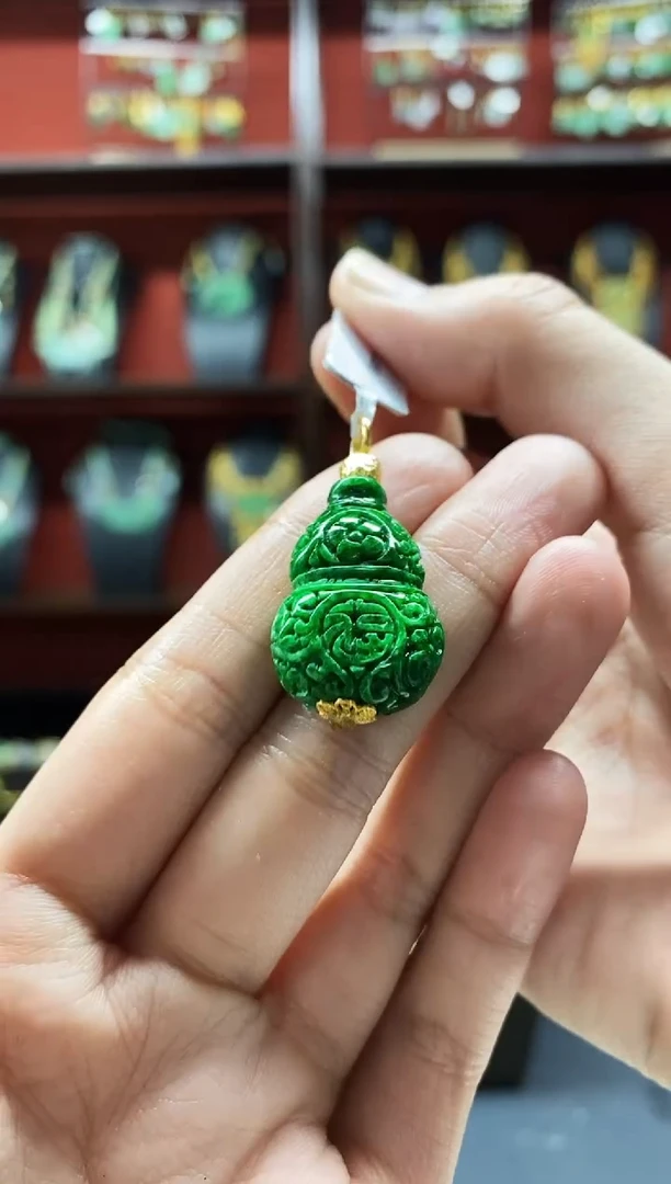 颈饰未镶嵌翡翠吊坠
