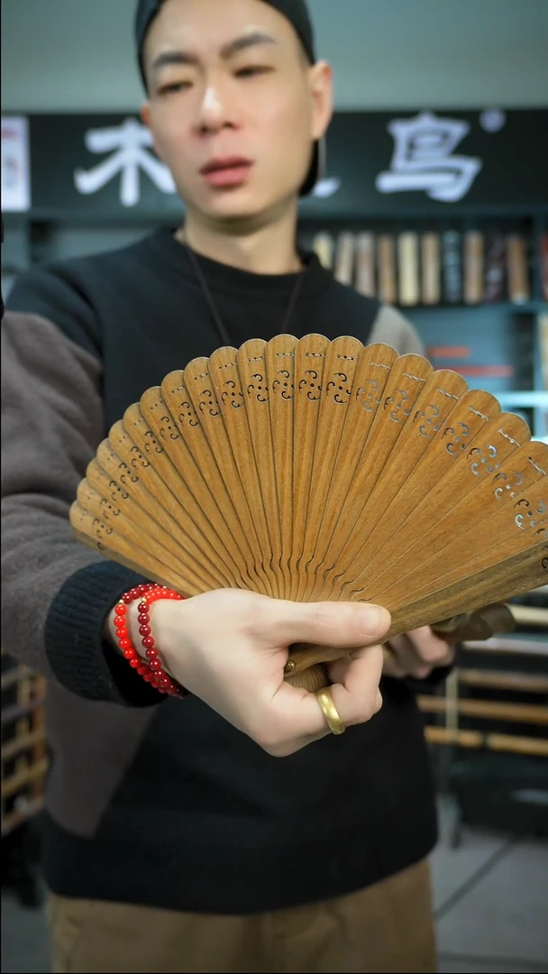 【闪购商品】维腊木（绿檀）手作木制雕刻品