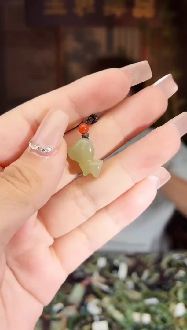 和田玉未镶嵌颈饰拍一发一