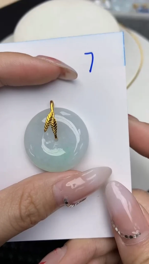 【闪购商品】翡翠颈饰18K金镶嵌天然翡翠A货