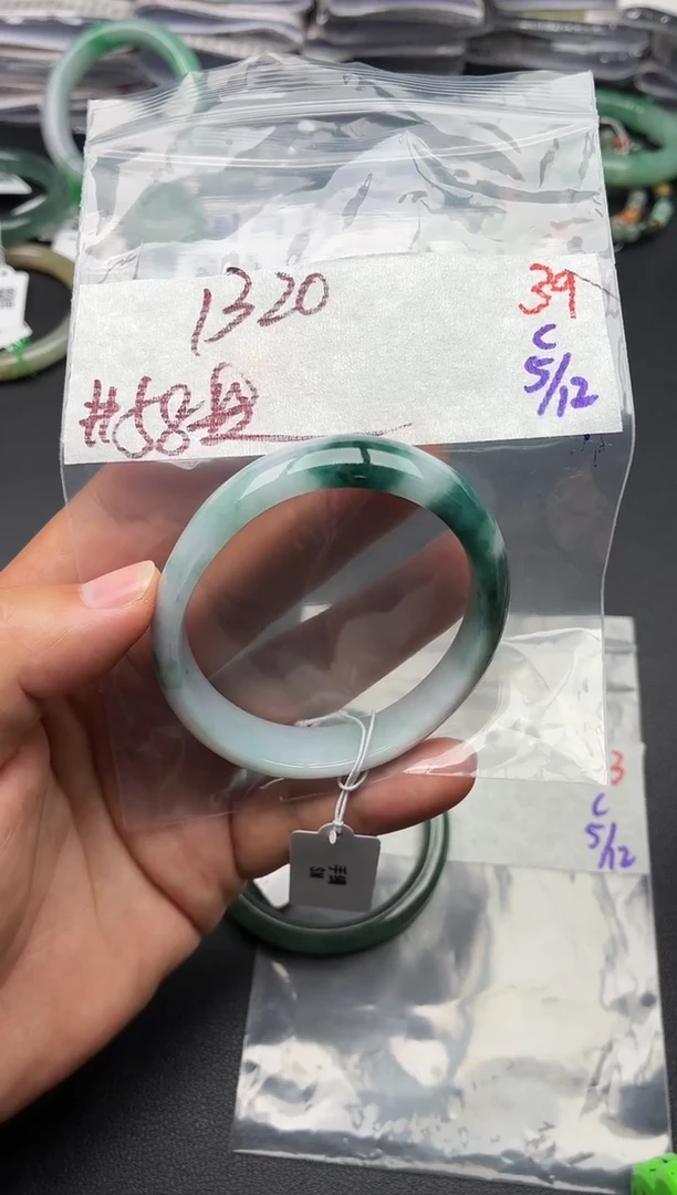 未镶嵌定制翡翠月****享毛货需精细抛光多样性发1件39