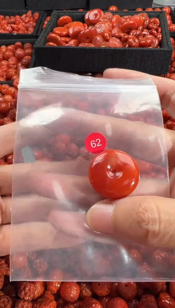 颈饰未镶嵌南红玛瑙1