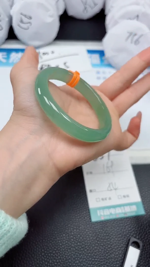 【闪购商品】石英质玉手镯未镶嵌237