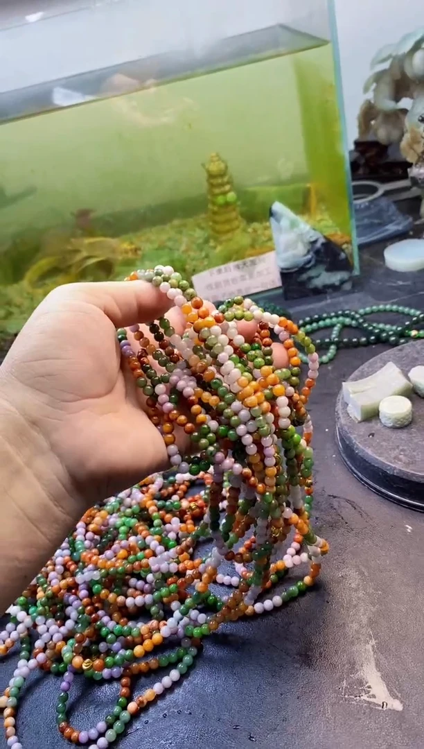 【闪购商品】翡翠颈饰未镶嵌手链多样性一条