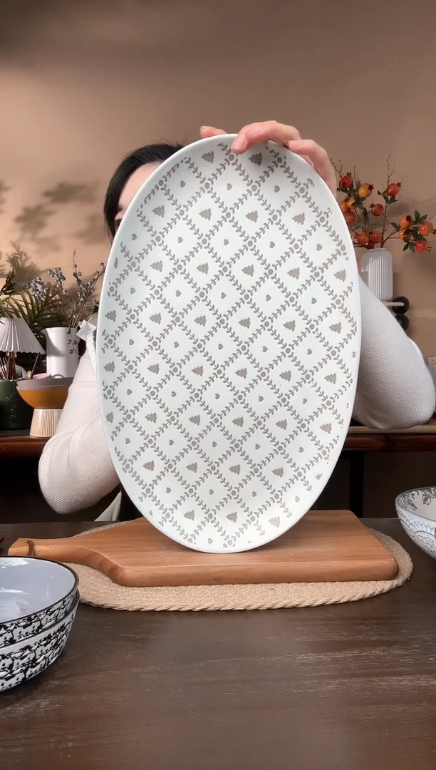 【闪购商品】瓷片15英寸手绘鱼盘微瑕