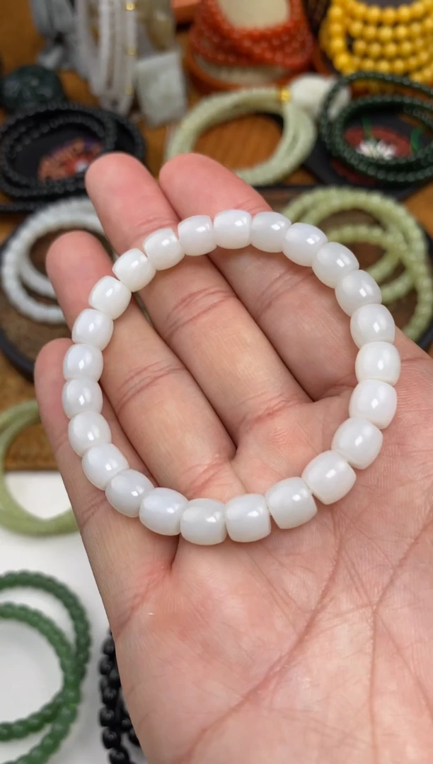 颈饰未镶嵌和田玉手串