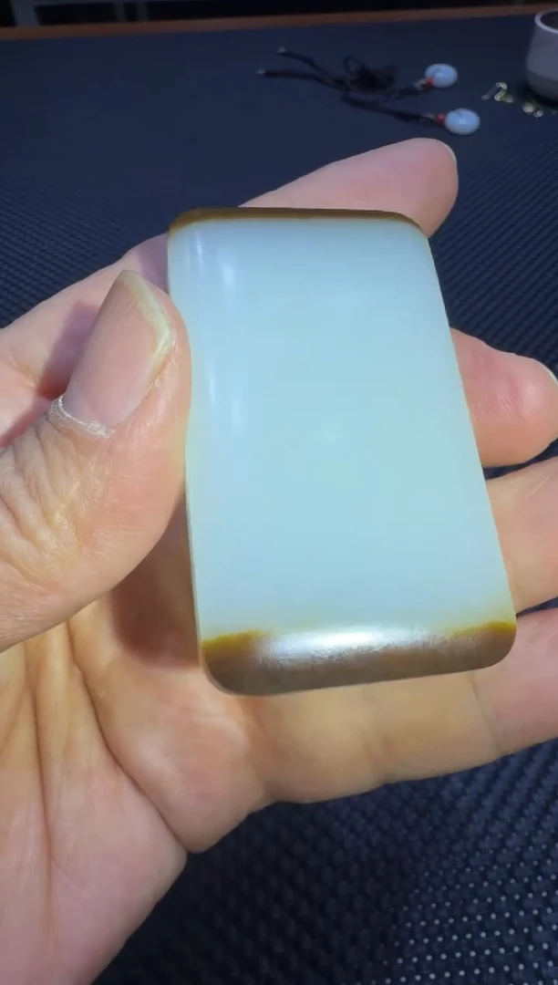 颈饰未镶嵌和田玉挂件