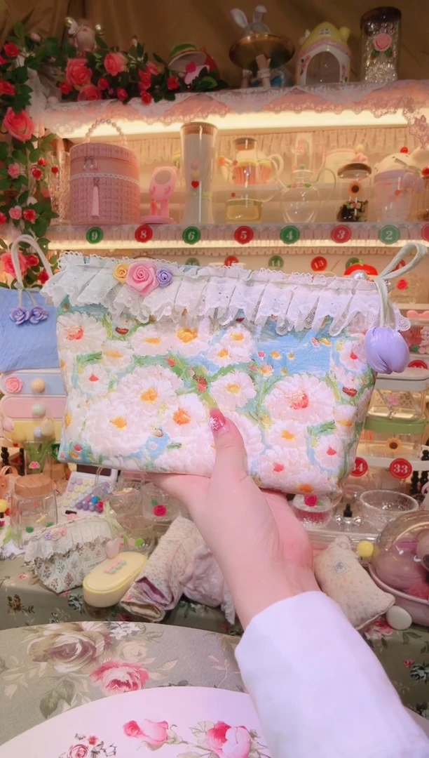 蕾丝油画化妆包——手工制作品质好！