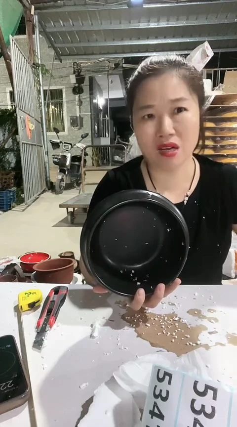 陶326瑕疵黑色砂锅碗