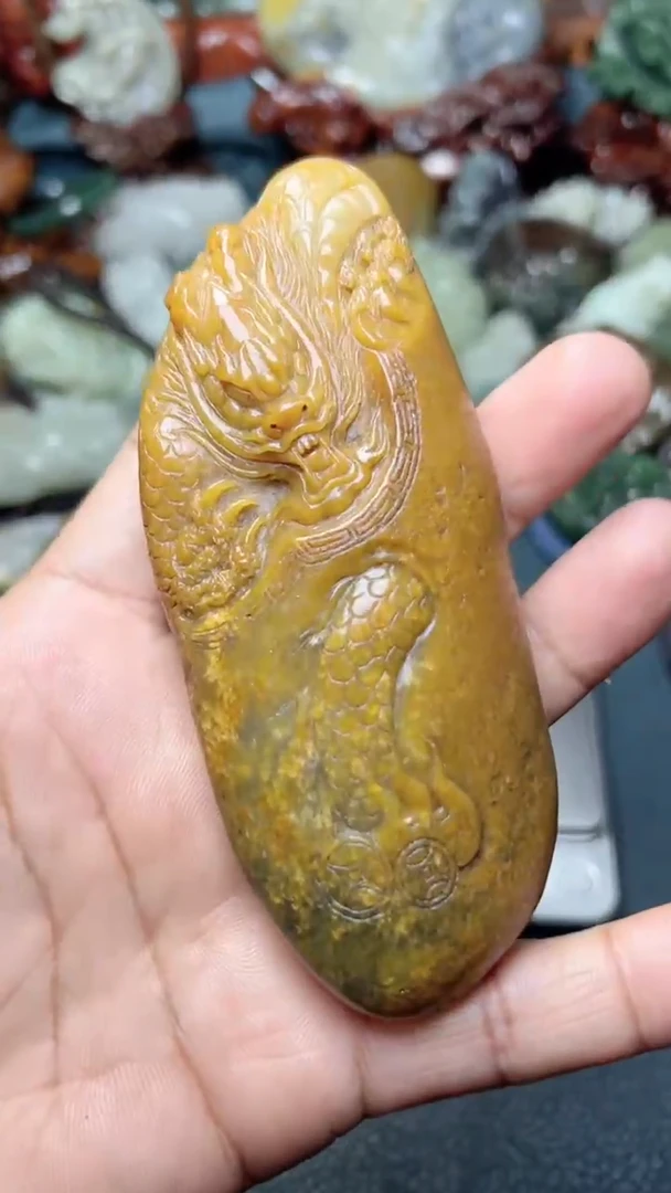 和田玉未镶嵌把件-