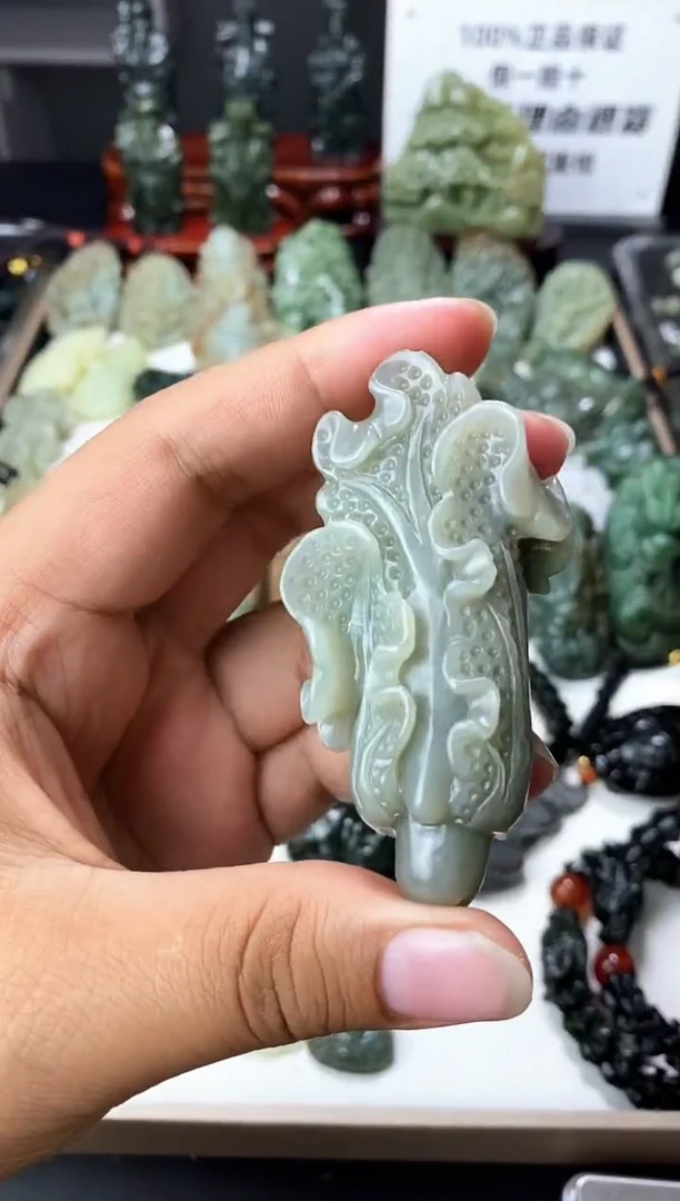 颈饰未镶嵌和田玉1