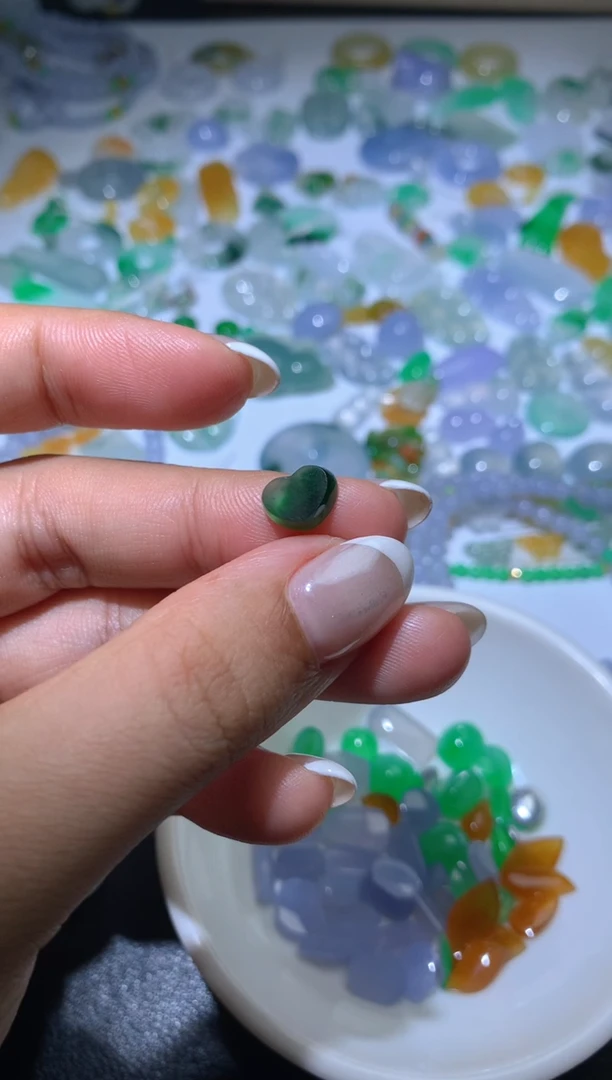 未镶嵌定制翡翠毛货