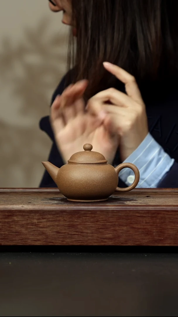 紫砂茶壶芝麻绿 水平