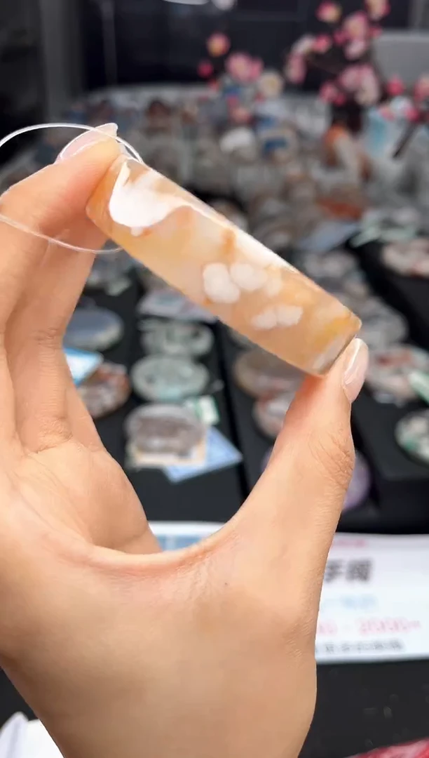 石英质玉手镯未镶嵌52圈口（不退不换）108084