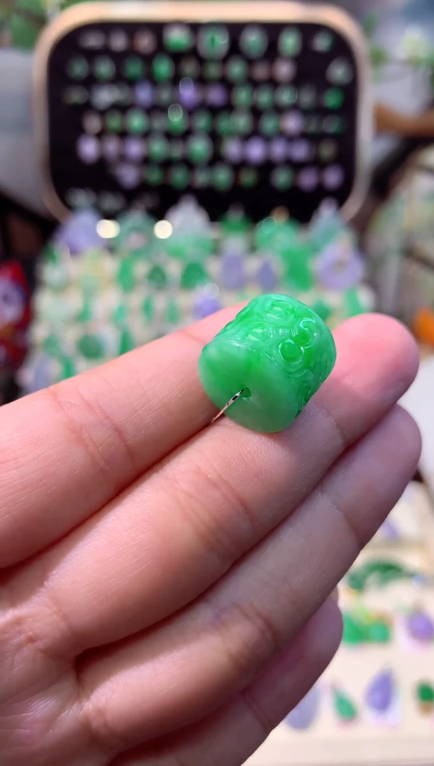 【闪购商品】翡翠颈饰未镶嵌缅甸天然A货翡翠