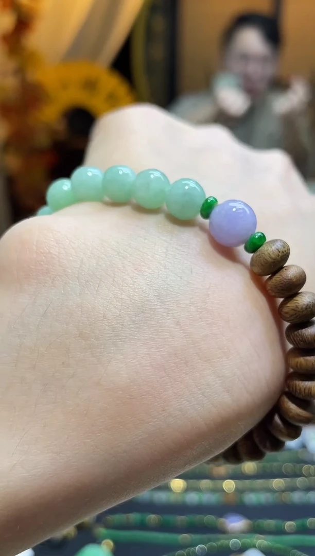 颈饰未镶嵌翡翠手串