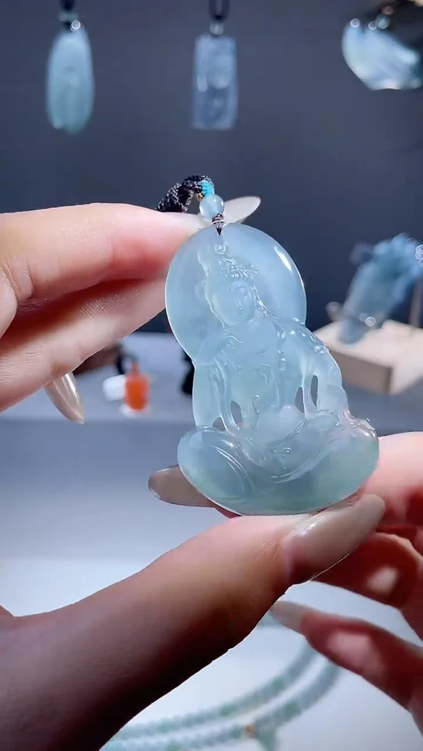 颈饰未镶嵌翡翠水月观音