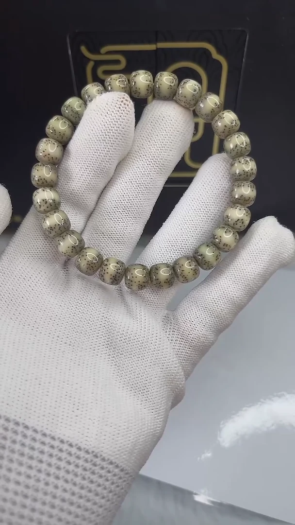 手串星月菩提小驼包9x8.c253