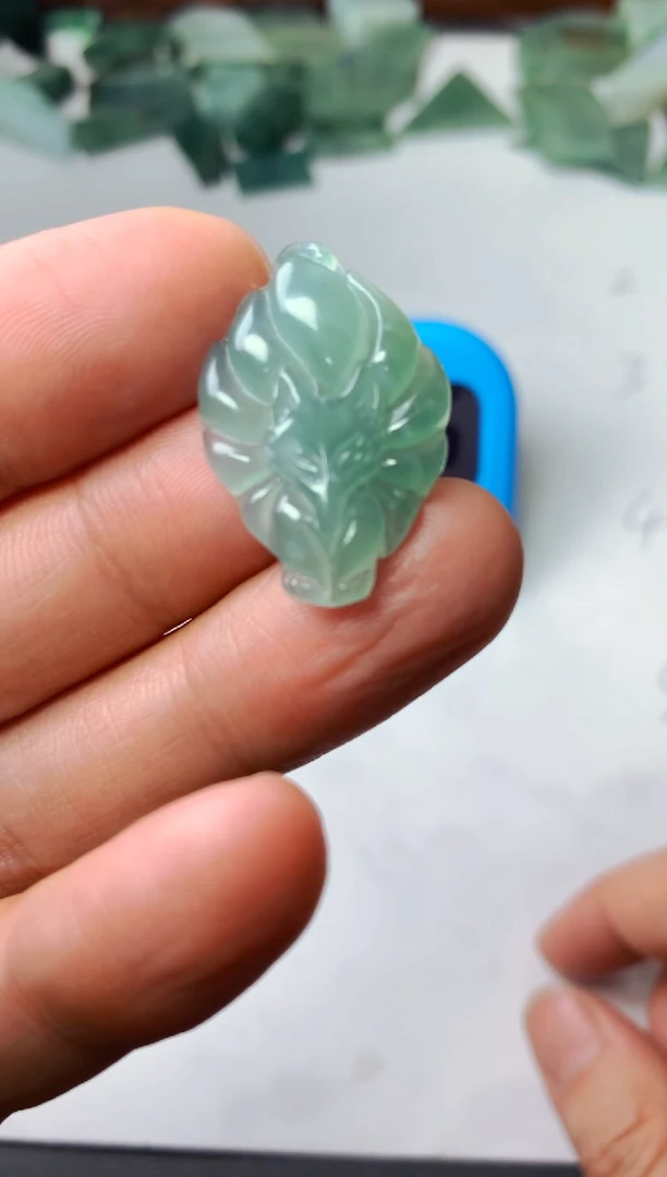 颈饰未镶嵌翡翠难*九尾狐