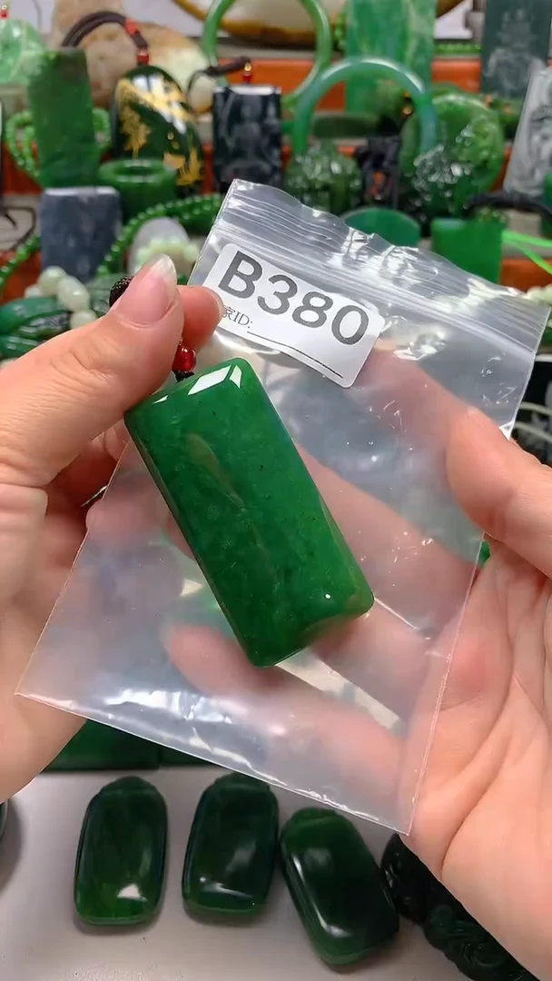 和田玉未镶嵌珠宝半成品1