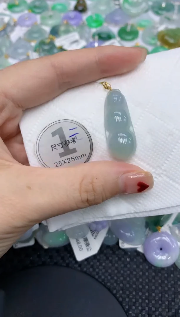 翡翠18K金镶嵌颈饰11111111