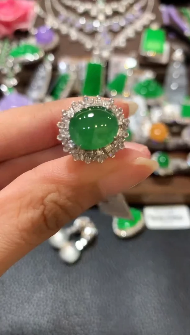 18K金镶嵌戒指翡翠q54