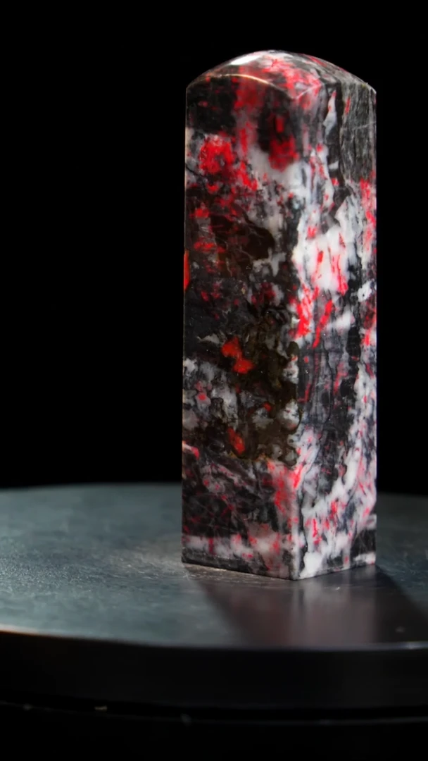 鸡血石刘关张鸡血石