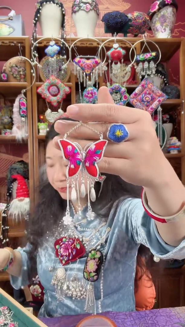 刺绣项链89甜甜家